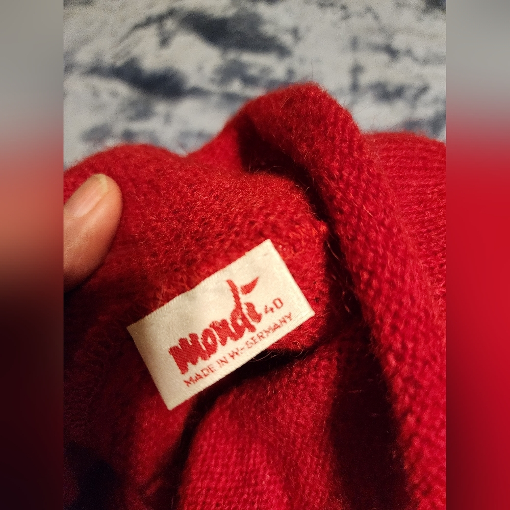 VINTAGE Mondi made in West Germany Red Multicolor Women's Sweater Vest sz 40 - Picture 3 of 4